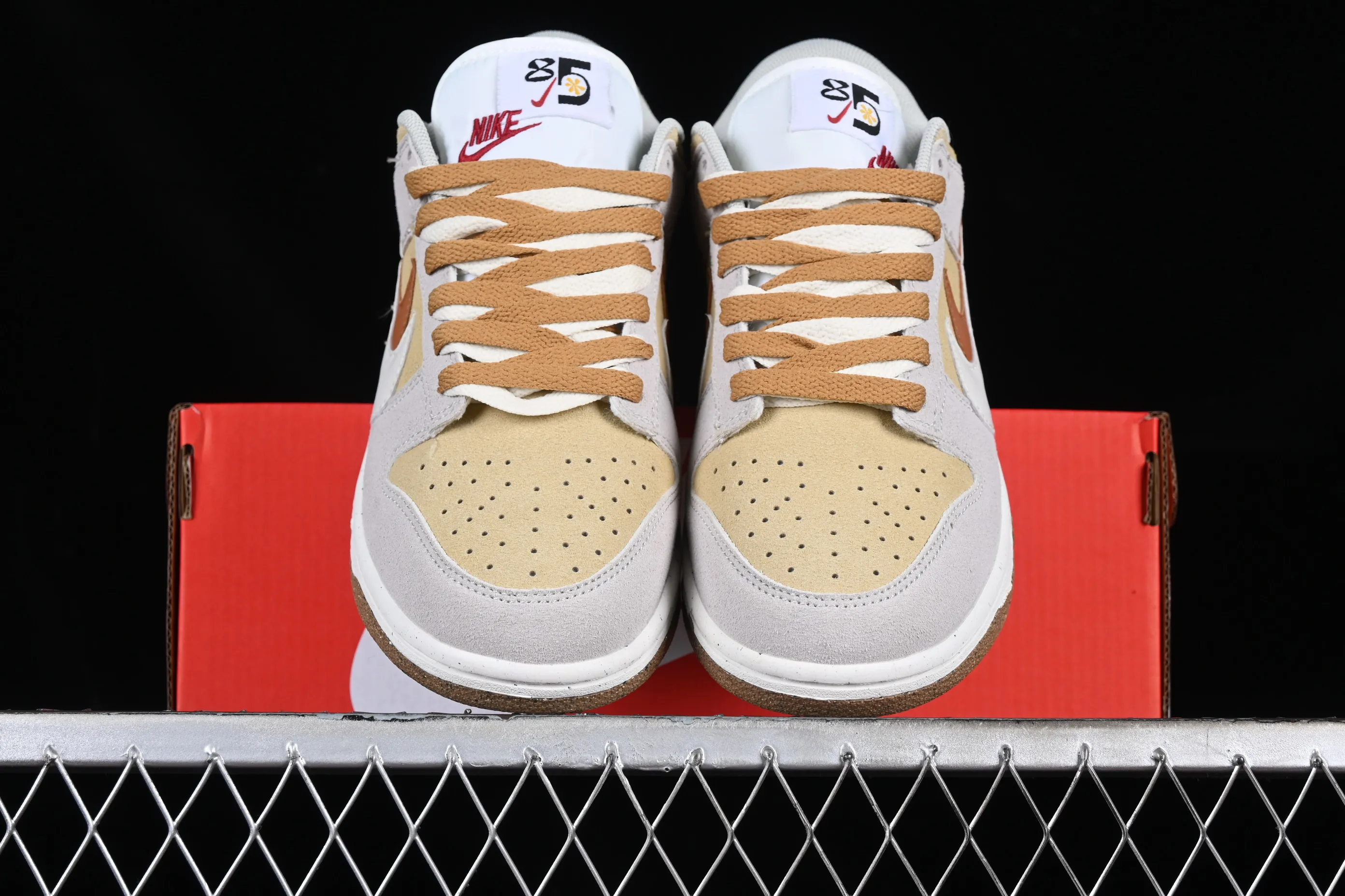 All Categories Nk SB Dunk Series Nk SB Dunk Low Low-top sneakers Cost-effective version Nk SB Dunk Low "85" double hook SB low-top sports and leisure sneakers DO9457-109